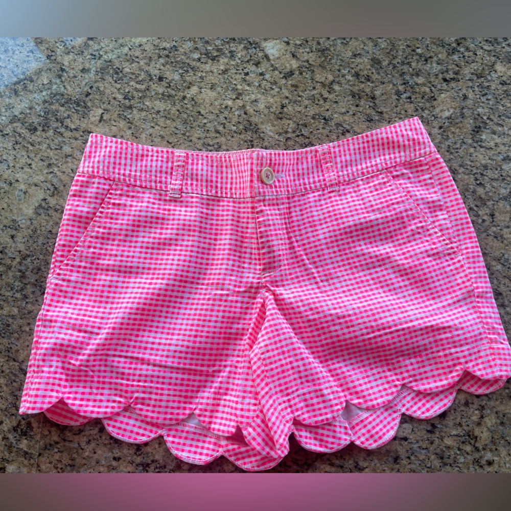 Lilly Pulitzer Buttercup short. Size 8. Pink and white
